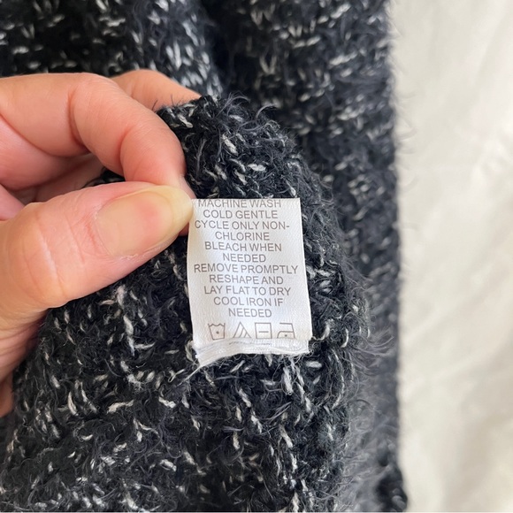 Lovers and Friends Night sky sweater dress in charcoal, eyelash fabric, Size M - Picture 8 of 8